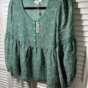 Pretty Floral Top by Max Studio NWT Size Small